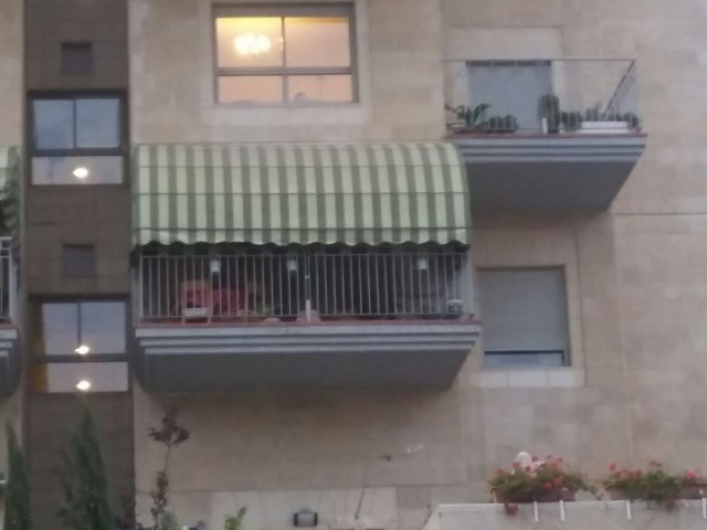 סוכך שמש למרפסת